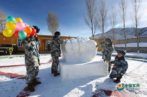 【軍警】埋在雪里的念（詩歌）